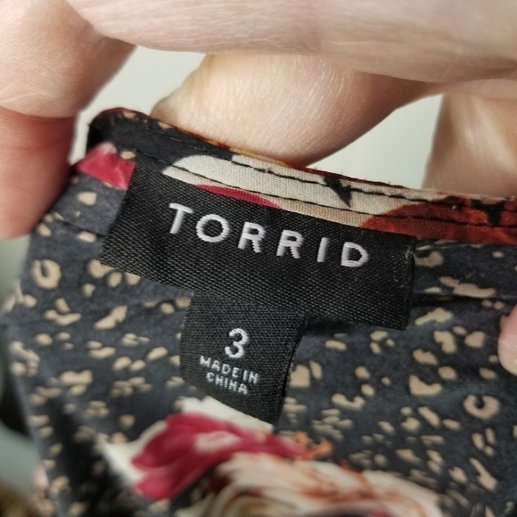 Torrid black floral chablis corset front blouse - Picture 8 of 9